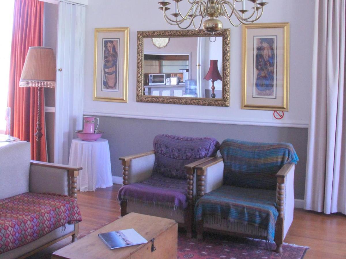 The Boston Guest House Беллвілл Екстер'єр фото