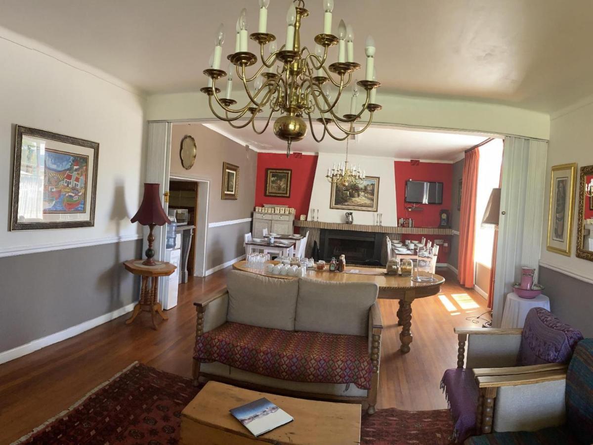 The Boston Guest House Беллвілл Екстер'єр фото