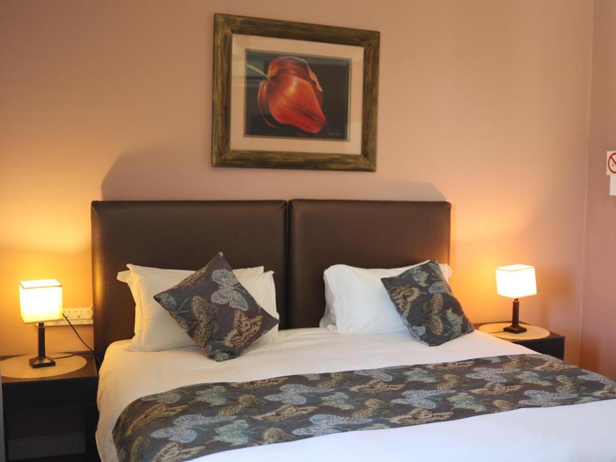 The Boston Guest House Беллвілл Номер фото