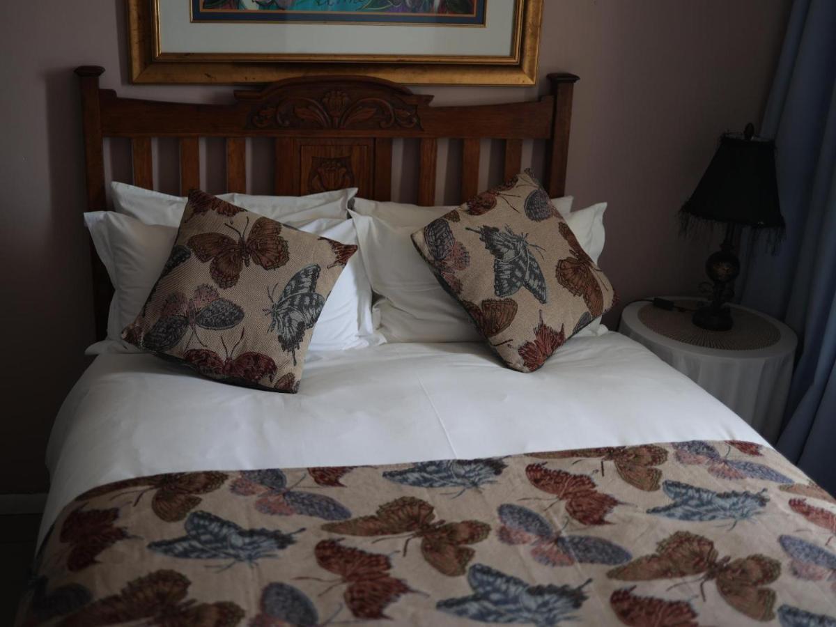 The Boston Guest House Беллвілл Номер фото