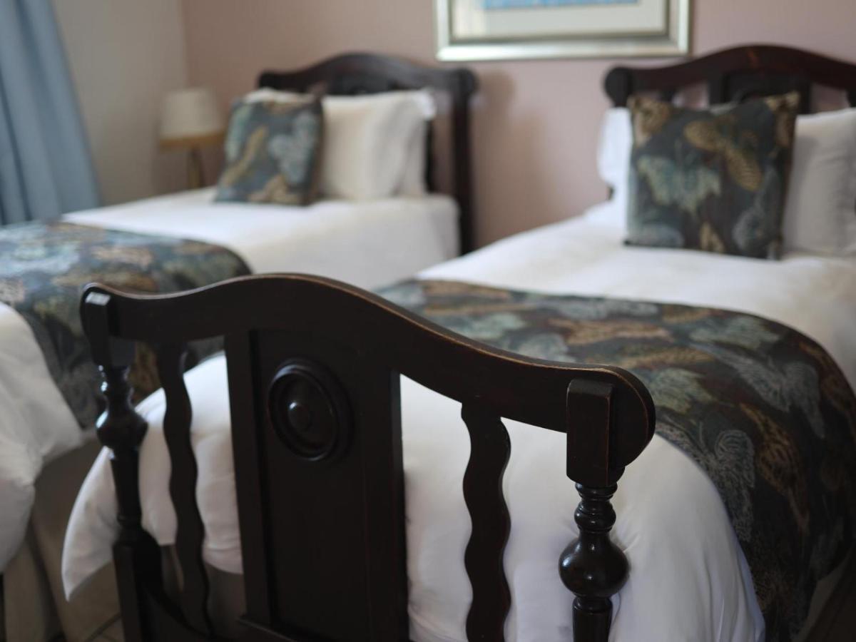 The Boston Guest House Беллвілл Номер фото